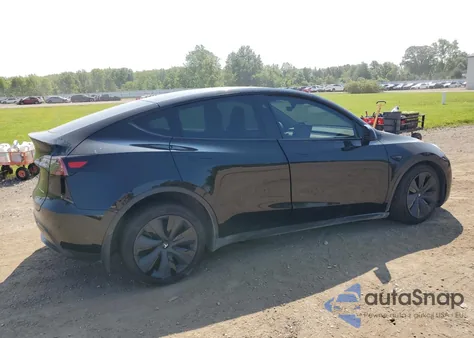 2024 Tesla Model Y из США, поврежденный, VIN 7SAYGAEE1RF185847